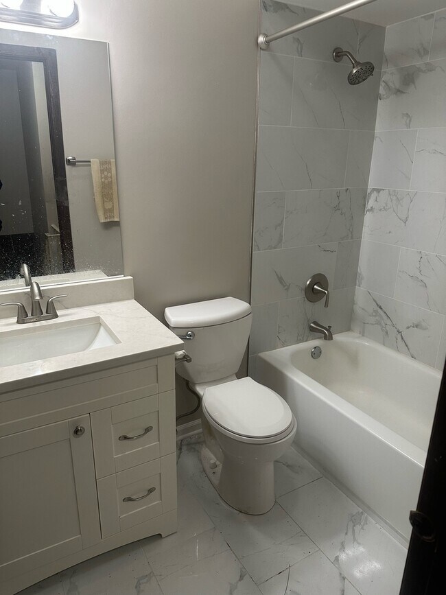 Foto del edificio - 2178 N Oakbrook Cir