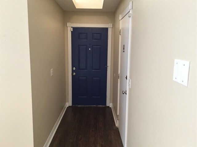 Foto del edificio - 317 McCoy Village Ct