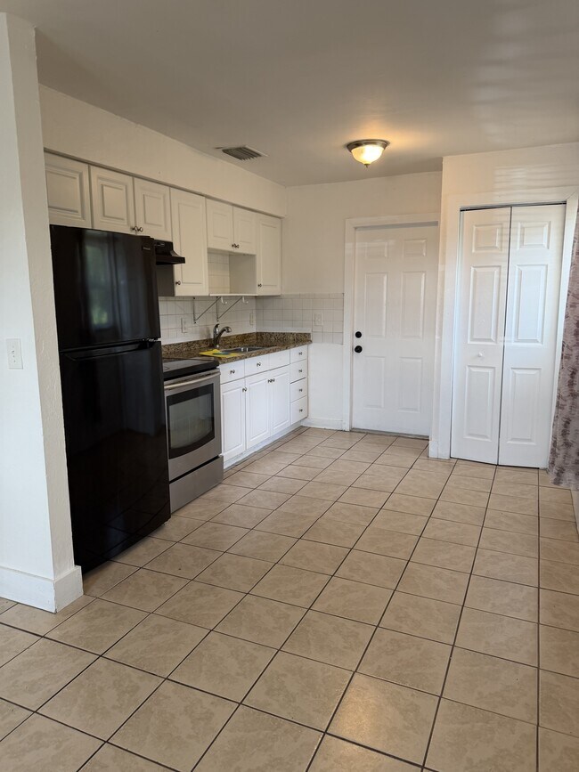 Foto del edificio - 2804 River Ridge Blvd