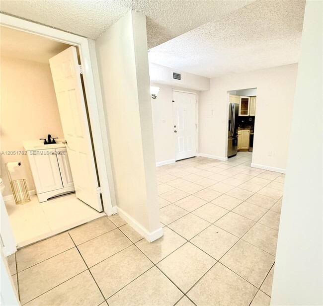 Foto del edificio - 5765 W 25th Ct