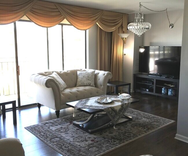 Foto del edificio - 6340 Americana Dr