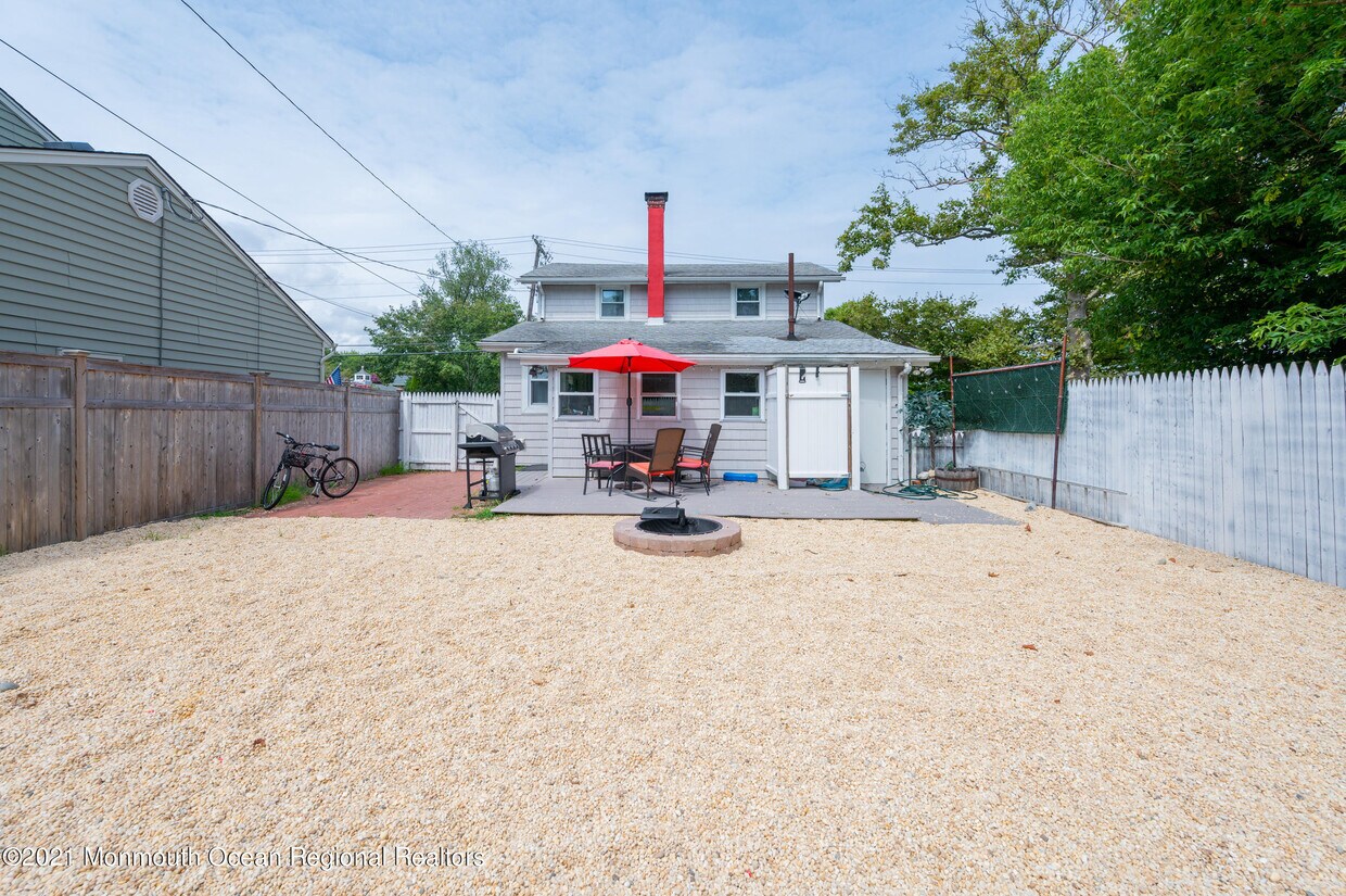 Foto principal - 203 Bridge Ave