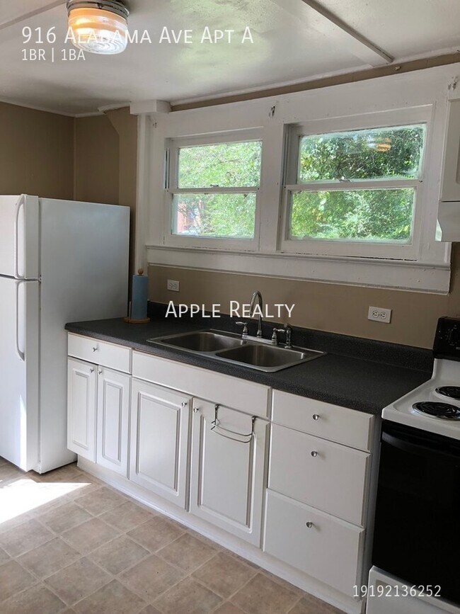 Building Photo - 916 Alabama Ave Apt A - Available Now