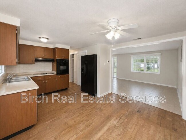 Building Photo - 2552 Chancery Dr