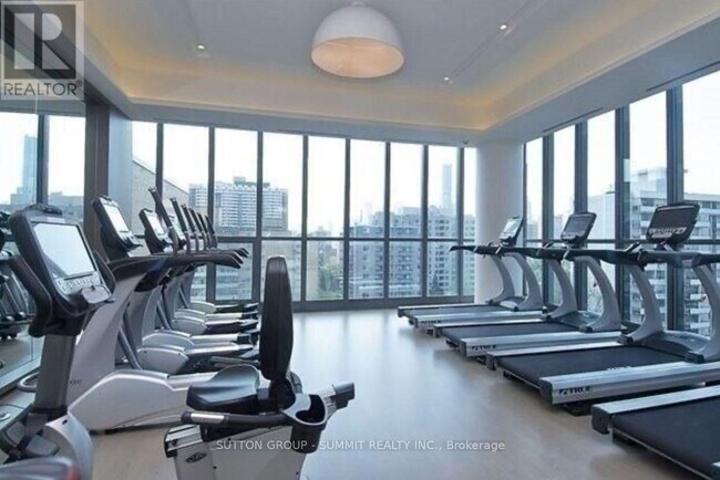 Photo du bâtiment - 101 Charles St E