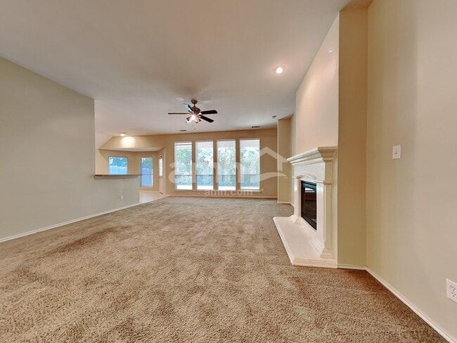 Foto del edificio - 5776 Jillian Way