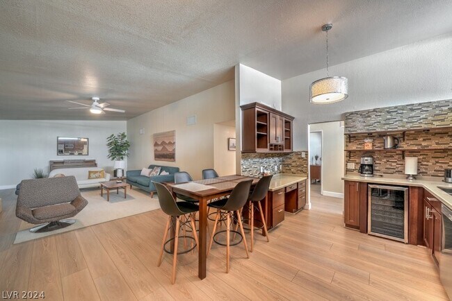 Building Photo - 1444 Aztec Way