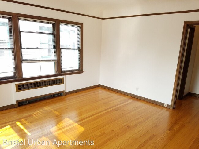 Building Photo - 911 SE 60th Ave