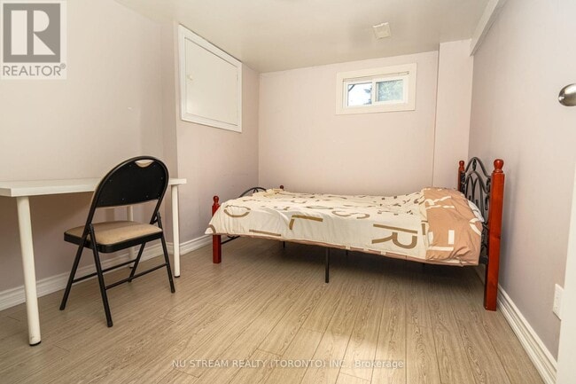 Building Photo - 66 Crossbow Crescent