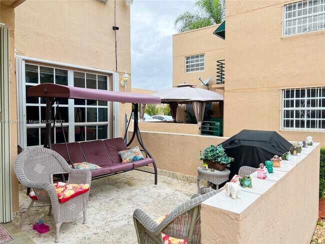 Building Photo - 11830 SW 19th Ln