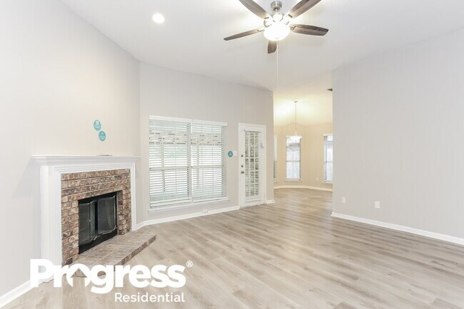 Foto del edificio - 434 Windhurst Dr