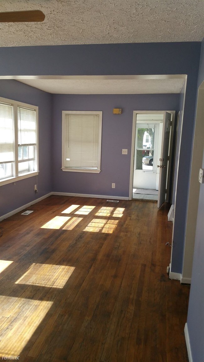 Building Photo - 317 S Hayford Ave