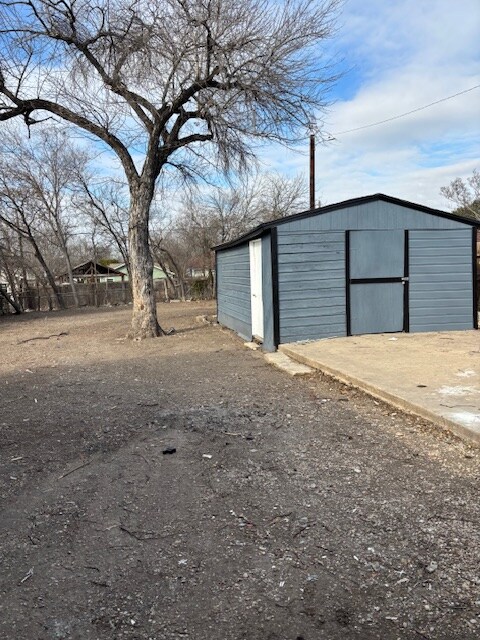 Building Photo - 1033 Pasadena St