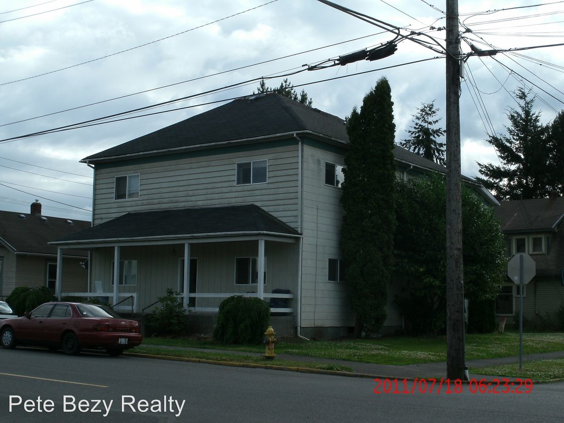 Primary Photo - 277 NW State Ave