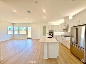 Building Photo - 109 Trask