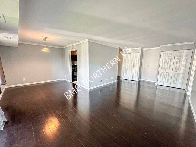 Foto del edificio - 3100 S Manchester St