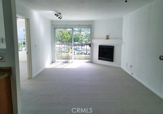 Foto del edificio - 21500 Burbank Blvd