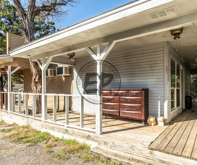 Foto del edificio - 113 County Rd 1604