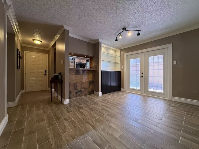 Building Photo - 10555 Turtlewood Ct