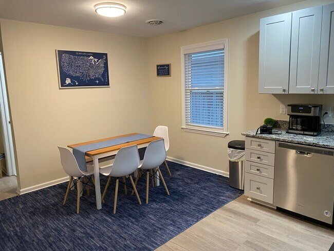 Building Photo - 405 Lossing Ave