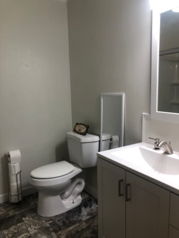 Building Photo - 1428 Sunset Dr