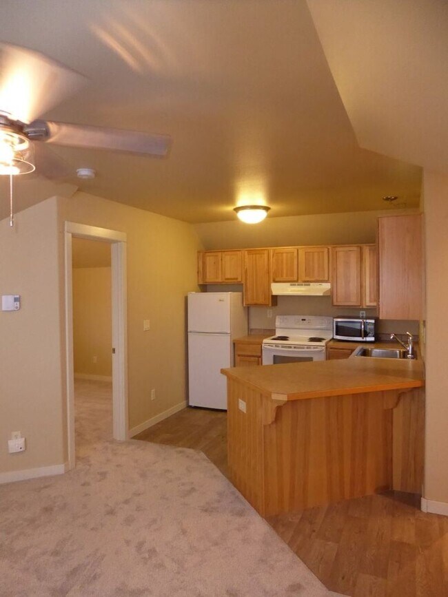 Building Photo - 1 br, 1 bath House - 20794 Alpine Ridge Pl...