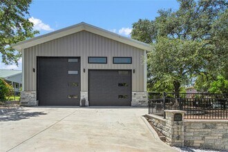 Building Photo - 5110 Sioux Ln