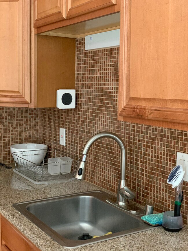 Building Photo - 82075 Country Club Dr