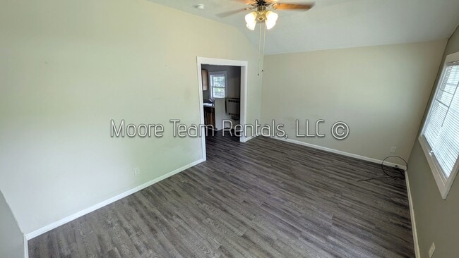 Building Photo - 136 Sweetpea Ln
