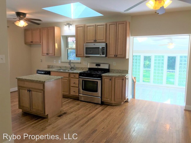 Building Photo - 5 br, 2 bath House - 7469 Drexel Drive