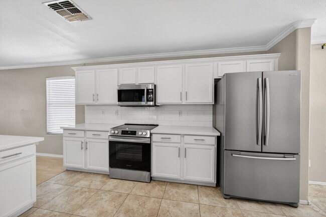 Foto del edificio - Updated House in Chandler Community