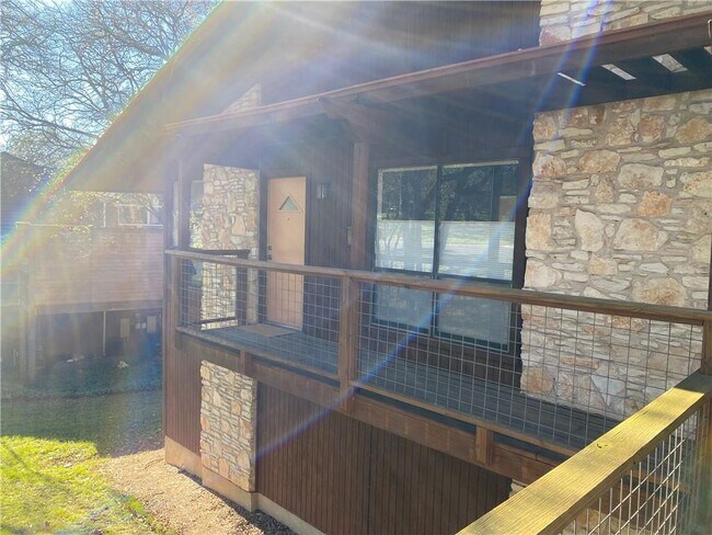 Building Photo - 2102 Rabb Rd