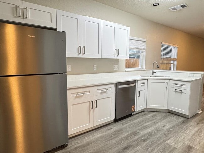 Foto del edificio - 14938 Deer Meadow Dr