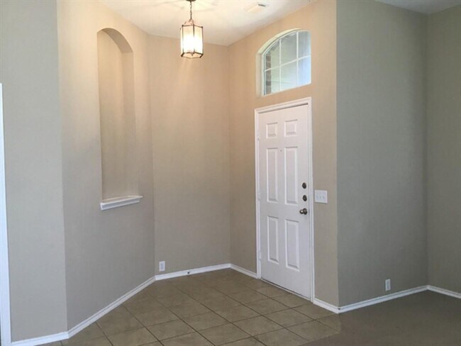 Building Photo - 5018 Beechknoll Ln