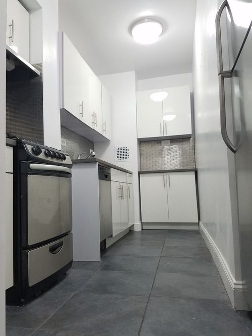 Building Photo - 445 E 77th St