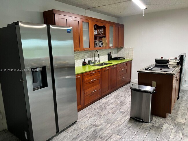 Building Photo - 14850 Naranja Lakes Blvd
