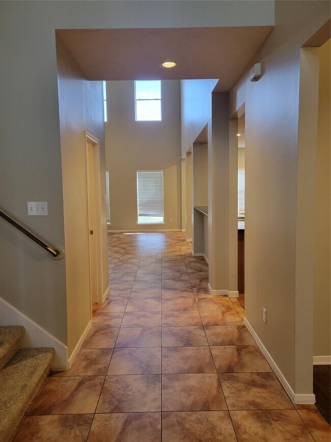 Foto del edificio - 3715 Pinehurst Dr