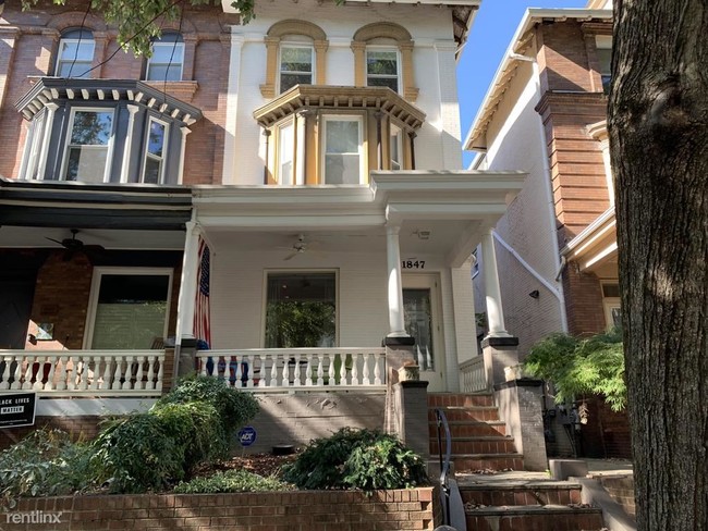 Building Photo - 1847 Ontario Pl NW