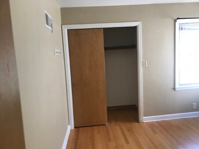 Foto del edificio - 550 N 94th St