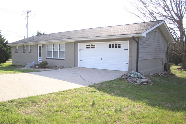 Building Photo - 1144 Ideal Dr
