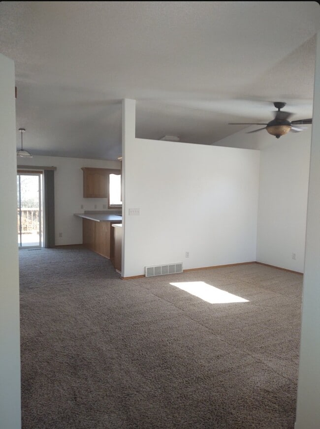 Building Photo - 3029 Stonewall Dr