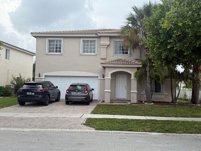 Foto del edificio - 4534 SW 127th Terrace