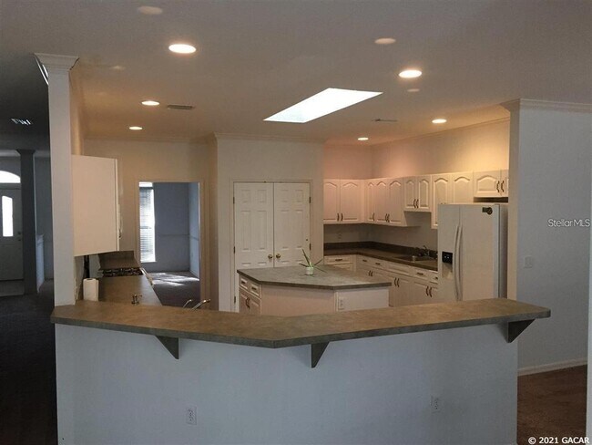 Building Photo - 7129 SW 84th Way