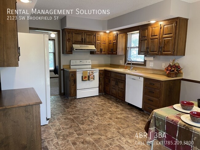 Building Photo - *MOVE IN SPECIAL- AURBURN WASHBURN SCHOOL ...