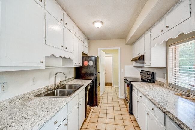 Foto del edificio - 5944 Tyler Loop Rd