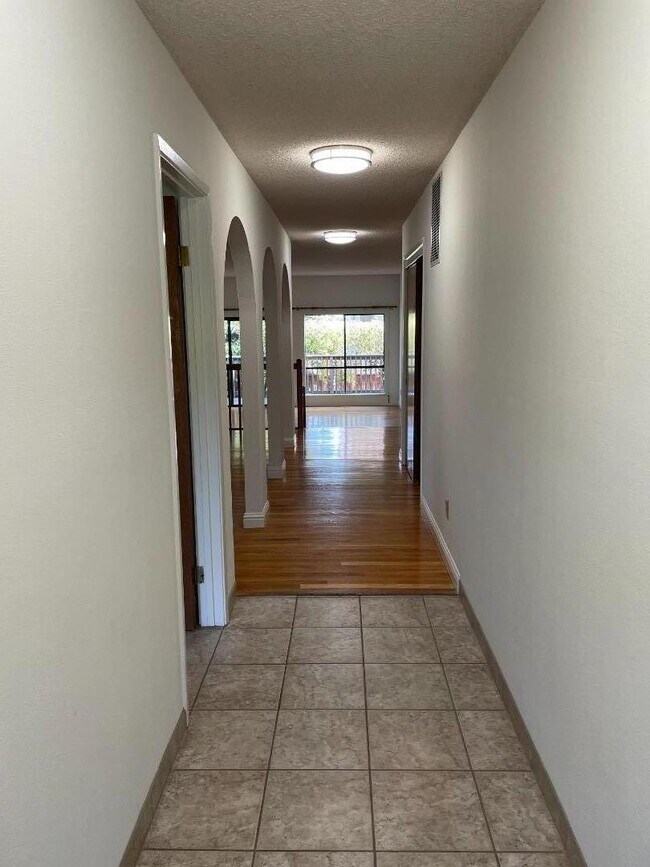 Building Photo - 3633 Alameda de las Pulgas