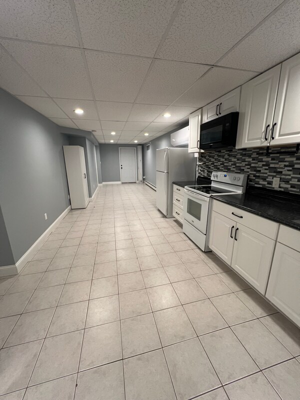 Foto del edificio - 655 Middle Country Rd