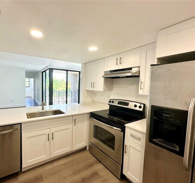 Building Photo - 3561 SW 117th Ave