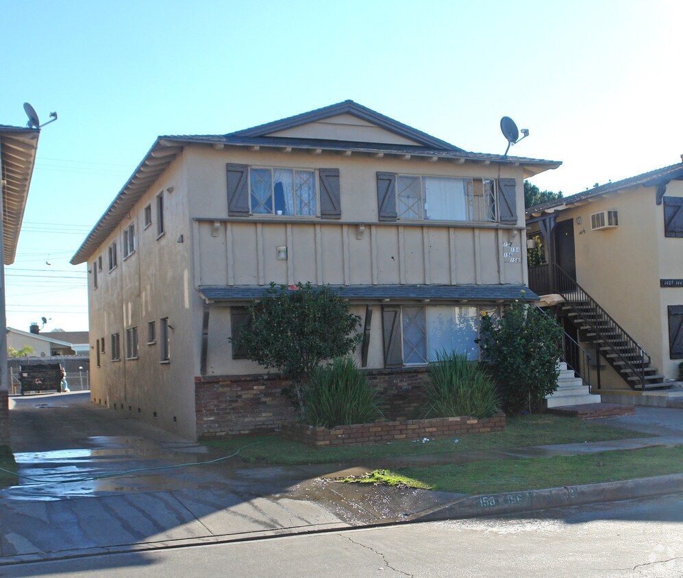 Building Photo - 152 Vecino Dr