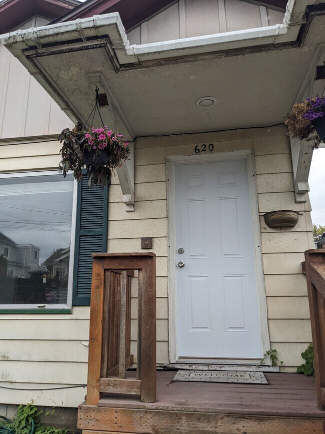 620 Kitsap St, Port Orchard, WA 98366 Townhome Rentals in Port